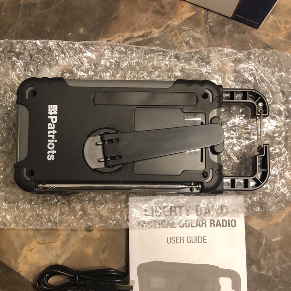 Liberty Band® Emergency Solar Radio - Picture 6 of 13